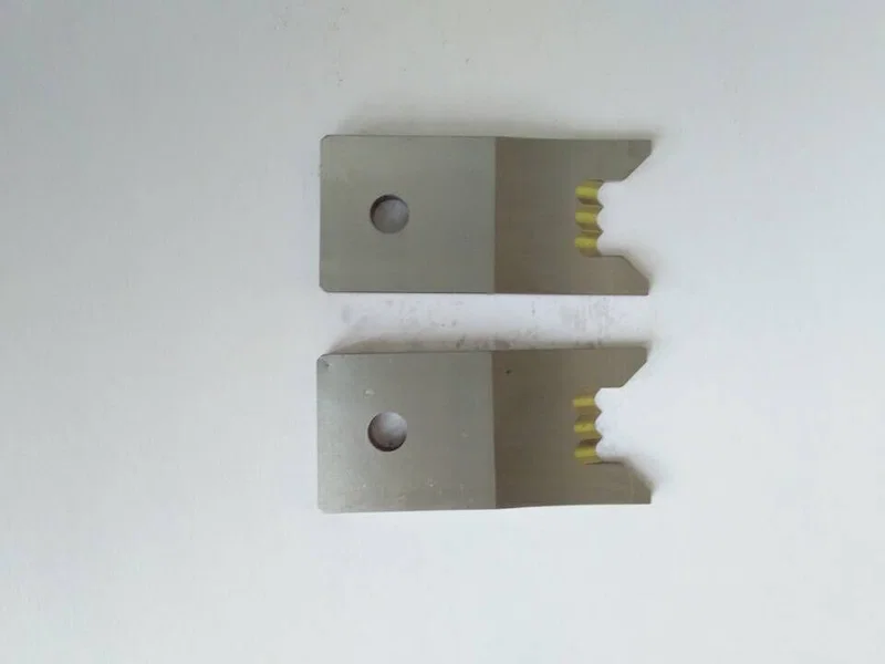 Koaxiale Abisoliermaschine für rotierende Messer