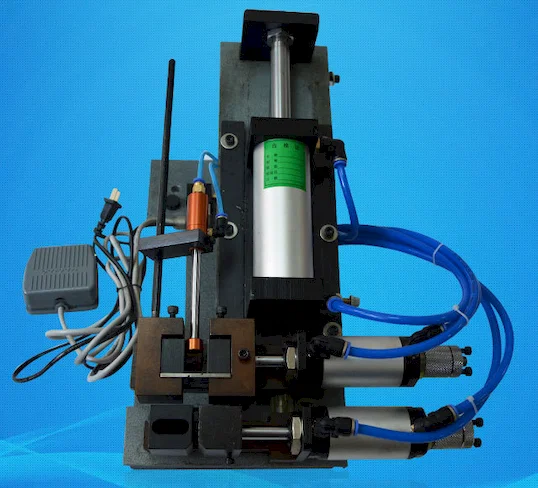 Pneumatische Drahtabisoliermaschine WPM-310 - Halbautomatische Drahtbürstmaschine