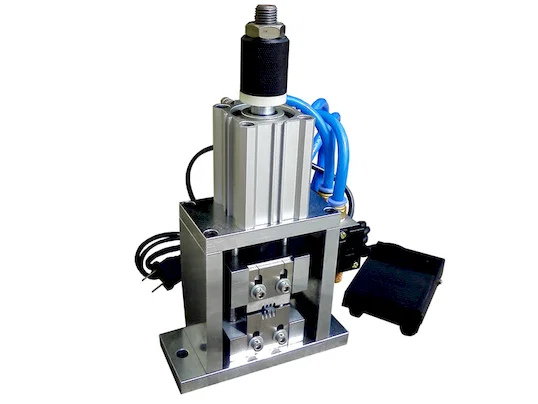 Vertikale Aluminiumfolien-Schneidemaschine WPM-901 - Halbautomatische Drahtbürstmaschine
